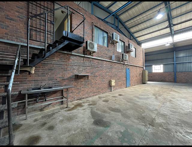 625M² WAREHOUSE TO LET IN SEBENZA